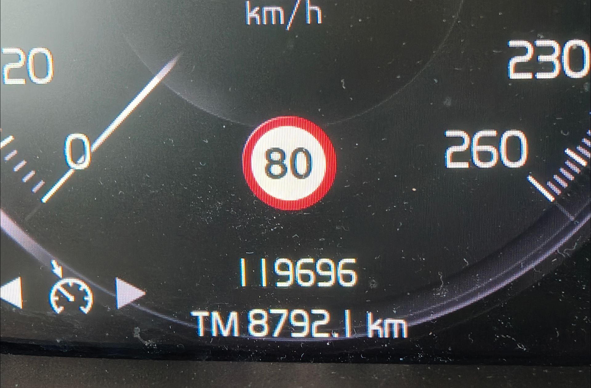 Volvo XC40 T3 Momentum - foto 9
