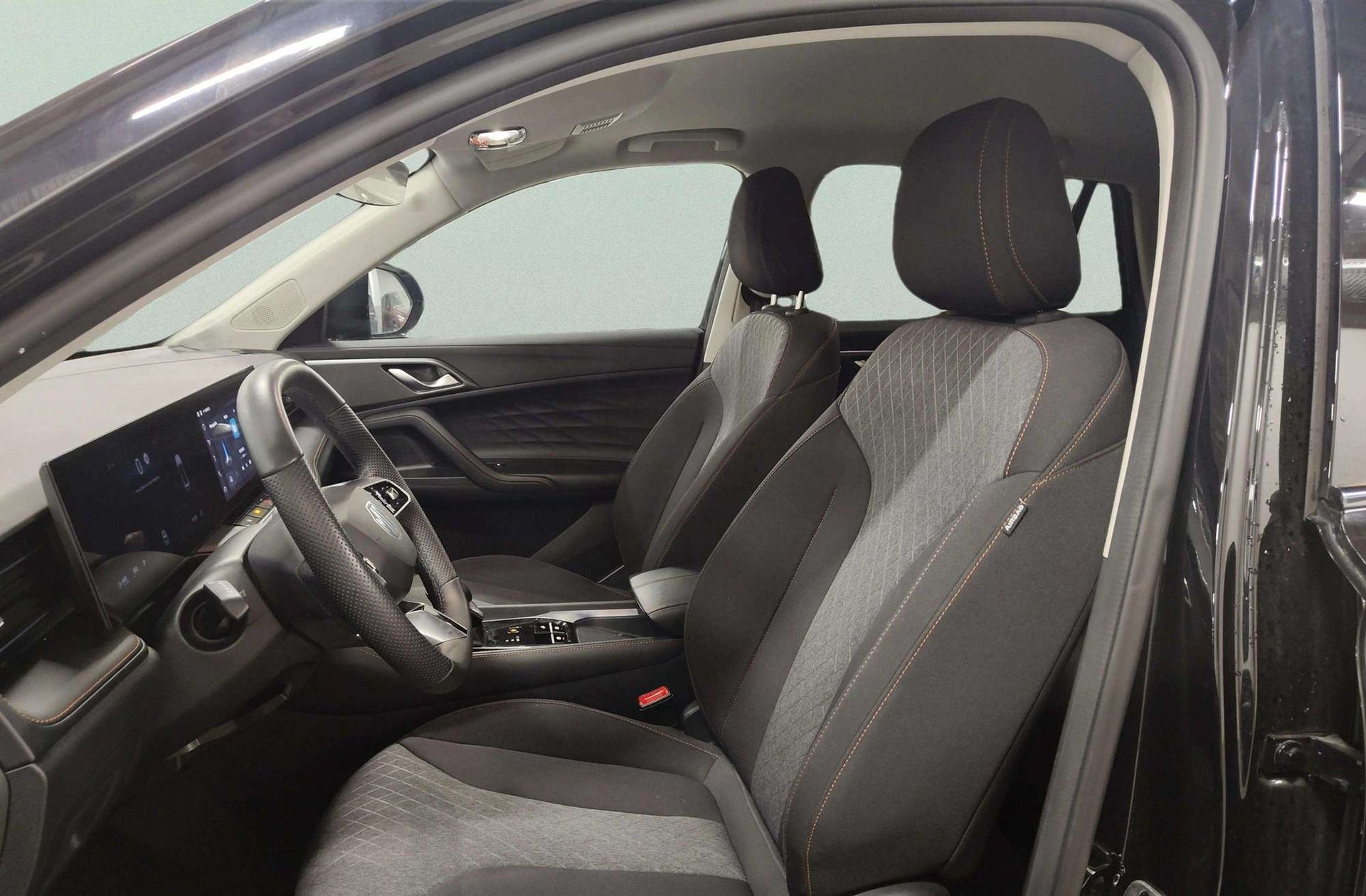 MG HS 1.5T Comfort DCT - foto 11