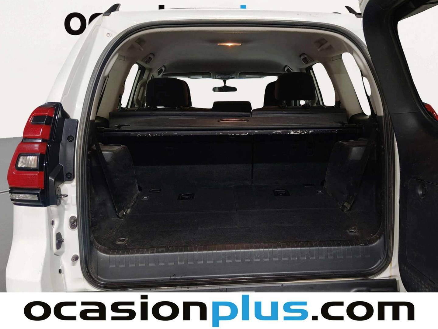 Foto asientos traseros Toyota Land Cruiser Toyota Land Cruiser 2.8 D-4D GX (177 CV) 7 Plazas