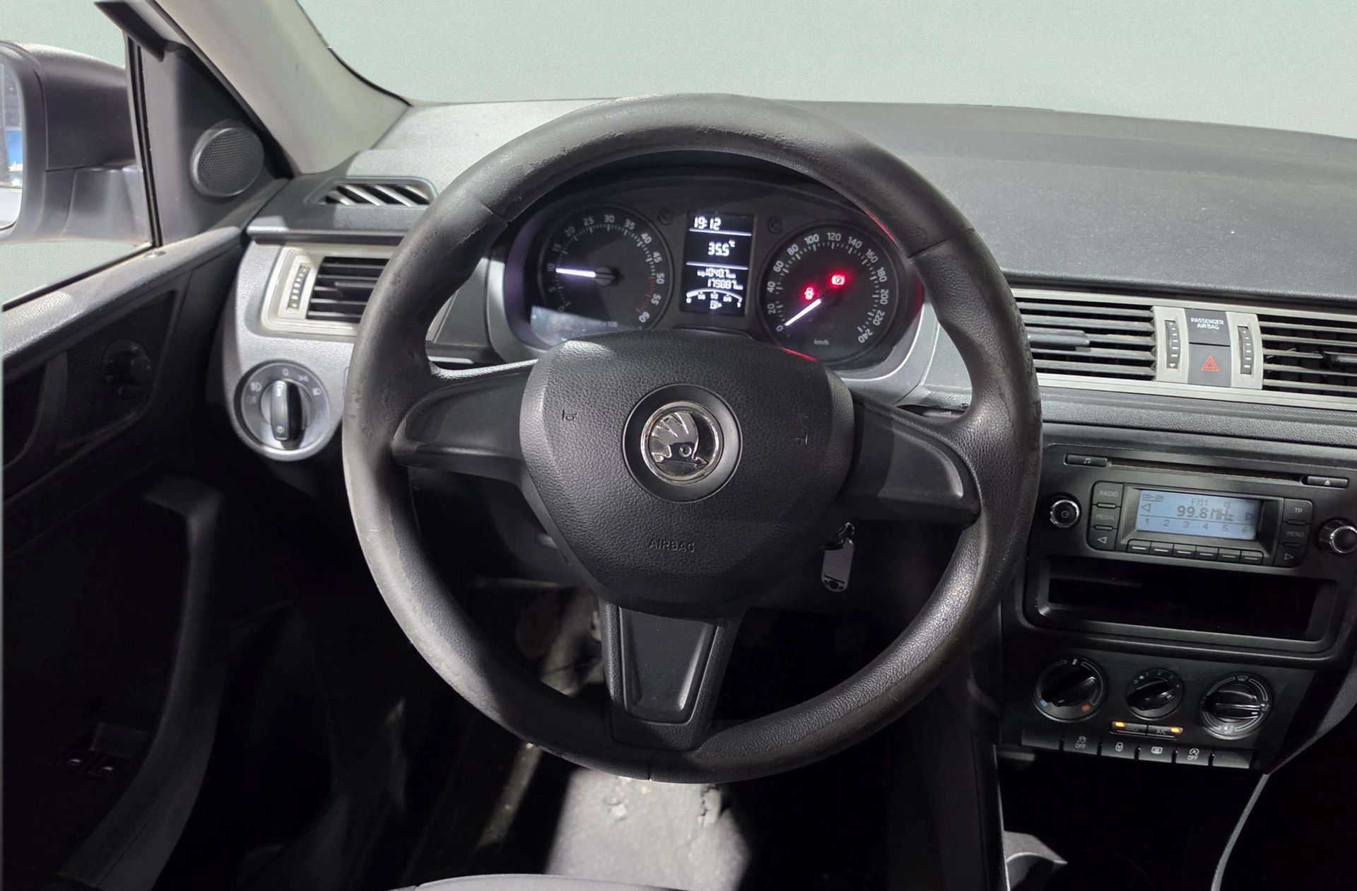 Škoda Spaceback 1.6 TDI Active Green TEC - foto 17