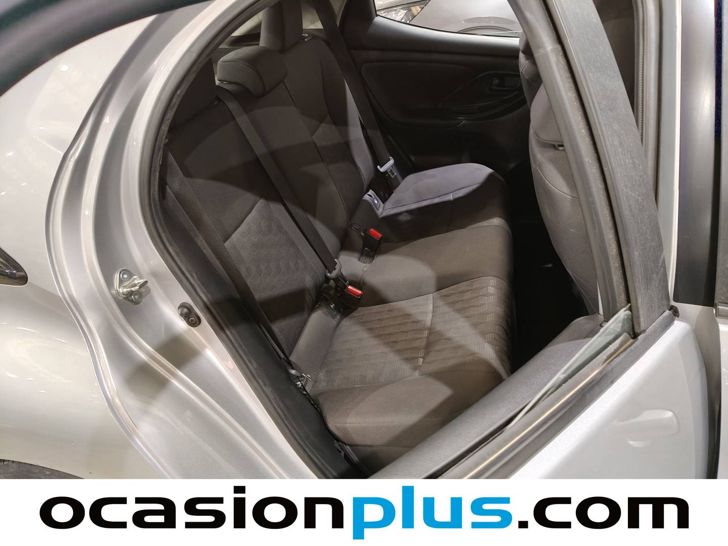 Foto asientos traseros Toyota Yaris Toyota Yaris 120H Active Plus (116 CV)