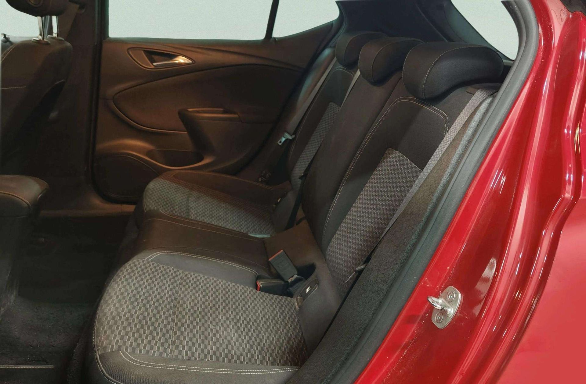 Opel Astra 1.6 CDTi Dynamic - foto 13