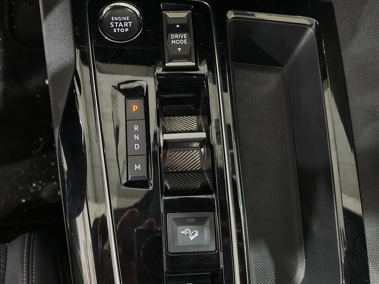 Foto Peugeot 5008 Peugeot 5008 BlueHDI 130 S&S GT EAT8  (130 CV) 7 Plazas