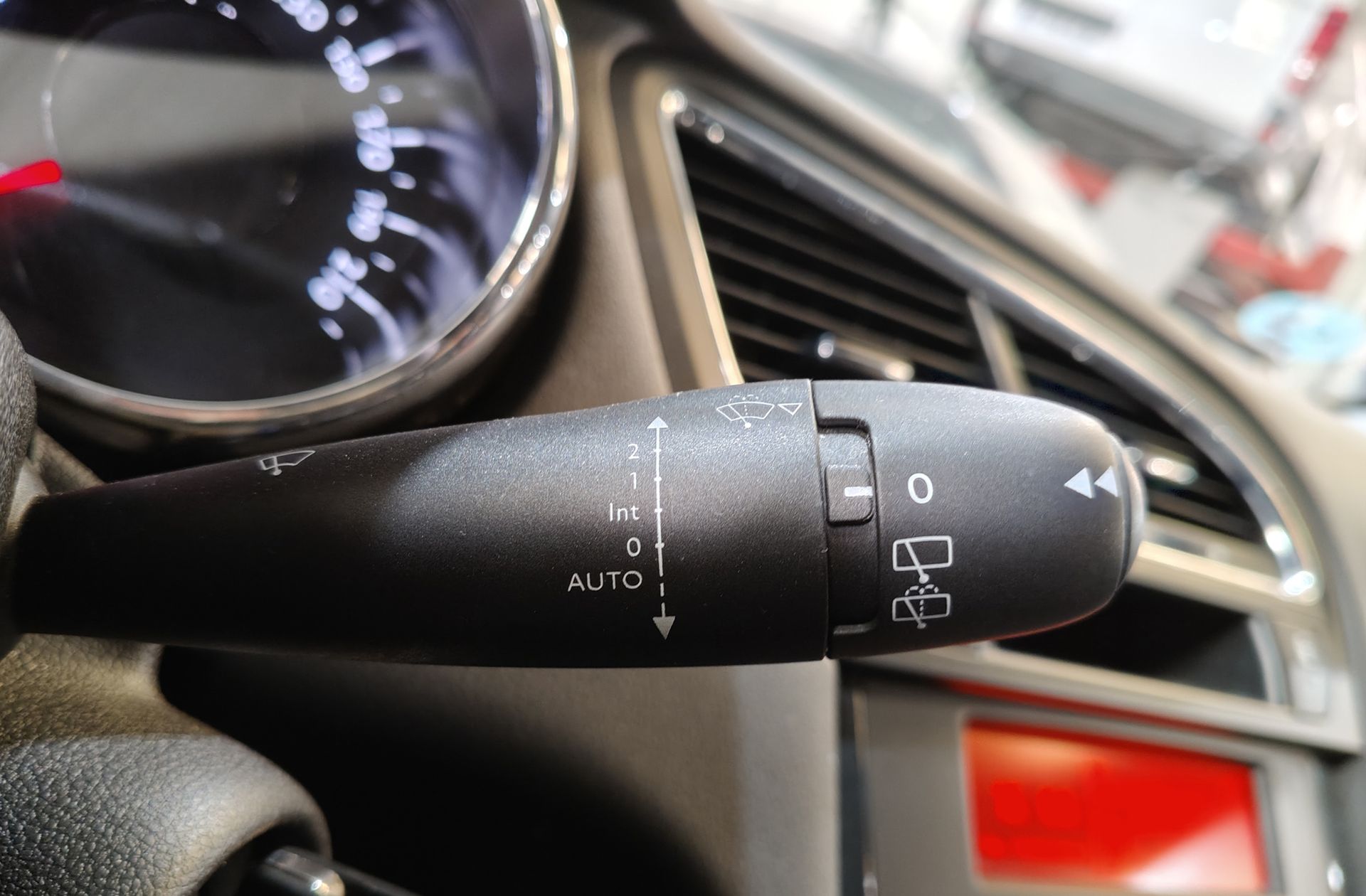Peugeot 5008 1.6 BlueHDi Style FAP 7 plazas - foto 23