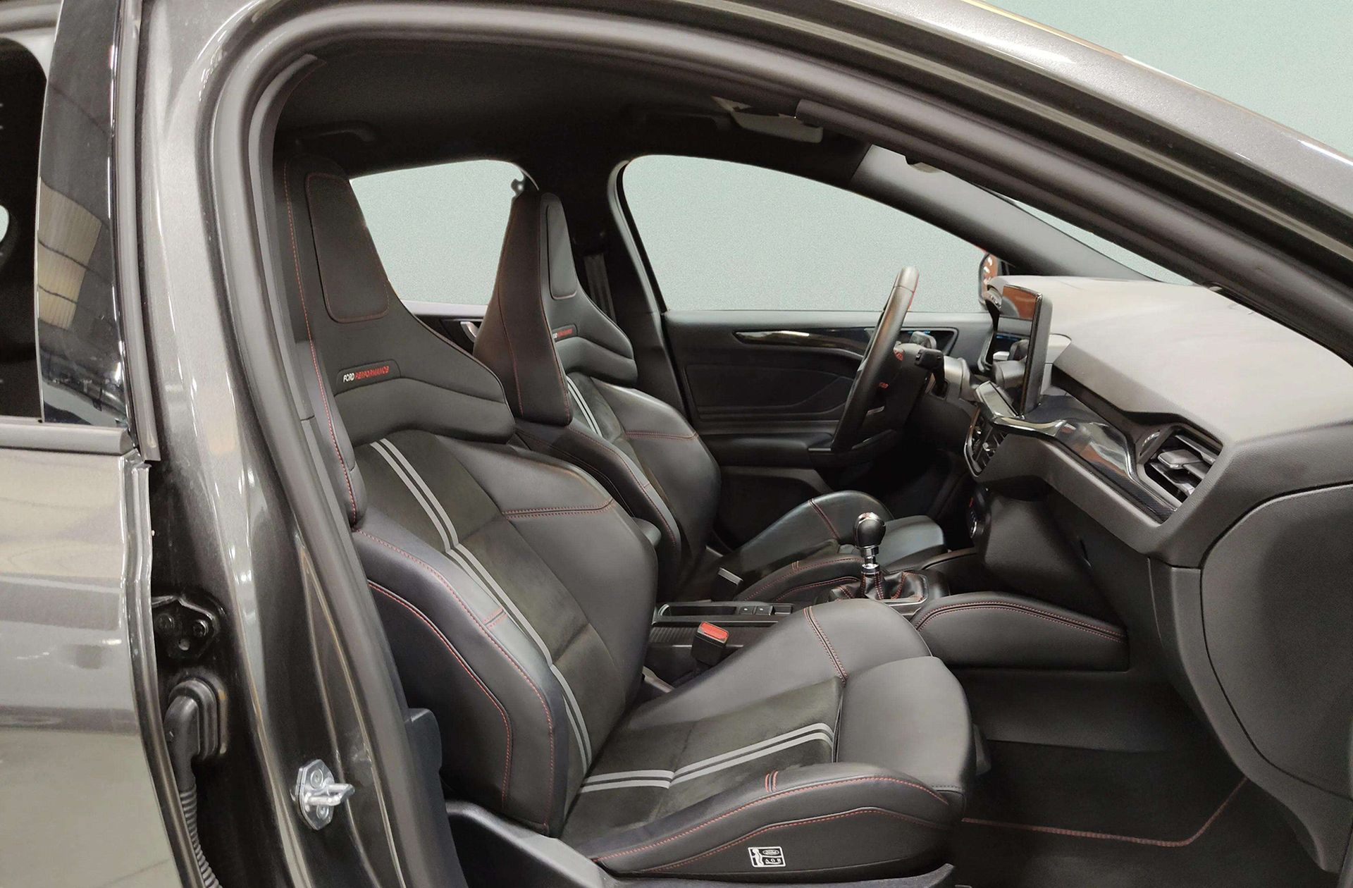 Ford Focus 2.3 EcoBoost ST - foto 23
