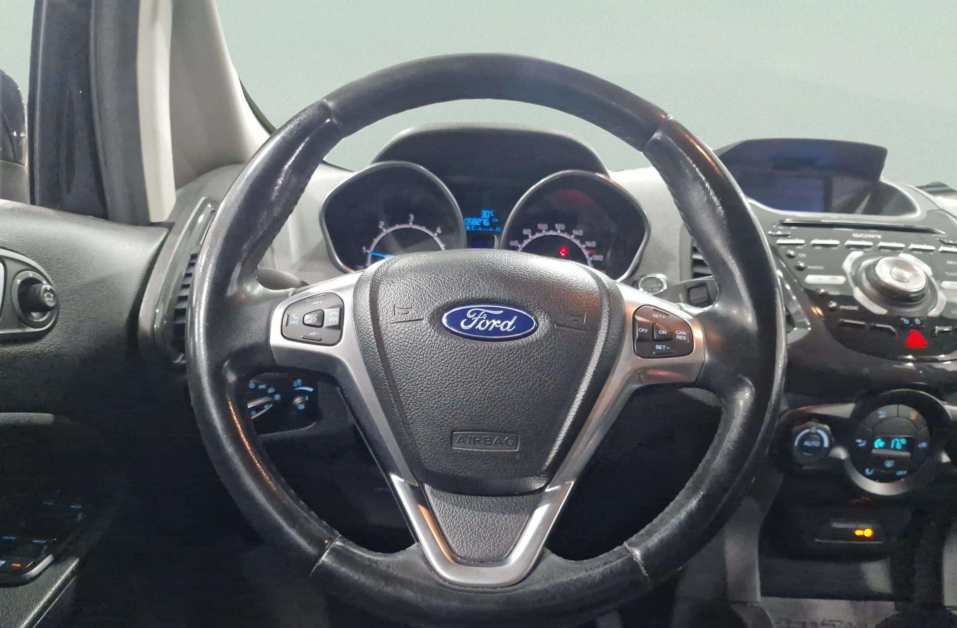 Ford EcoSport 1.5 TDCi Titanium - foto 20