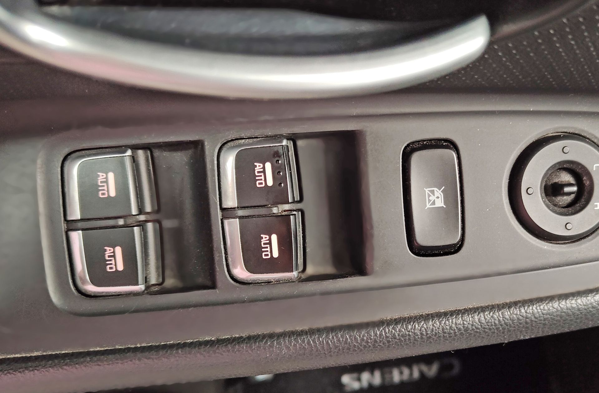 Kia Carens 1.6 GDi Uefa Euro 2016 Eco-Dynamics - foto 33