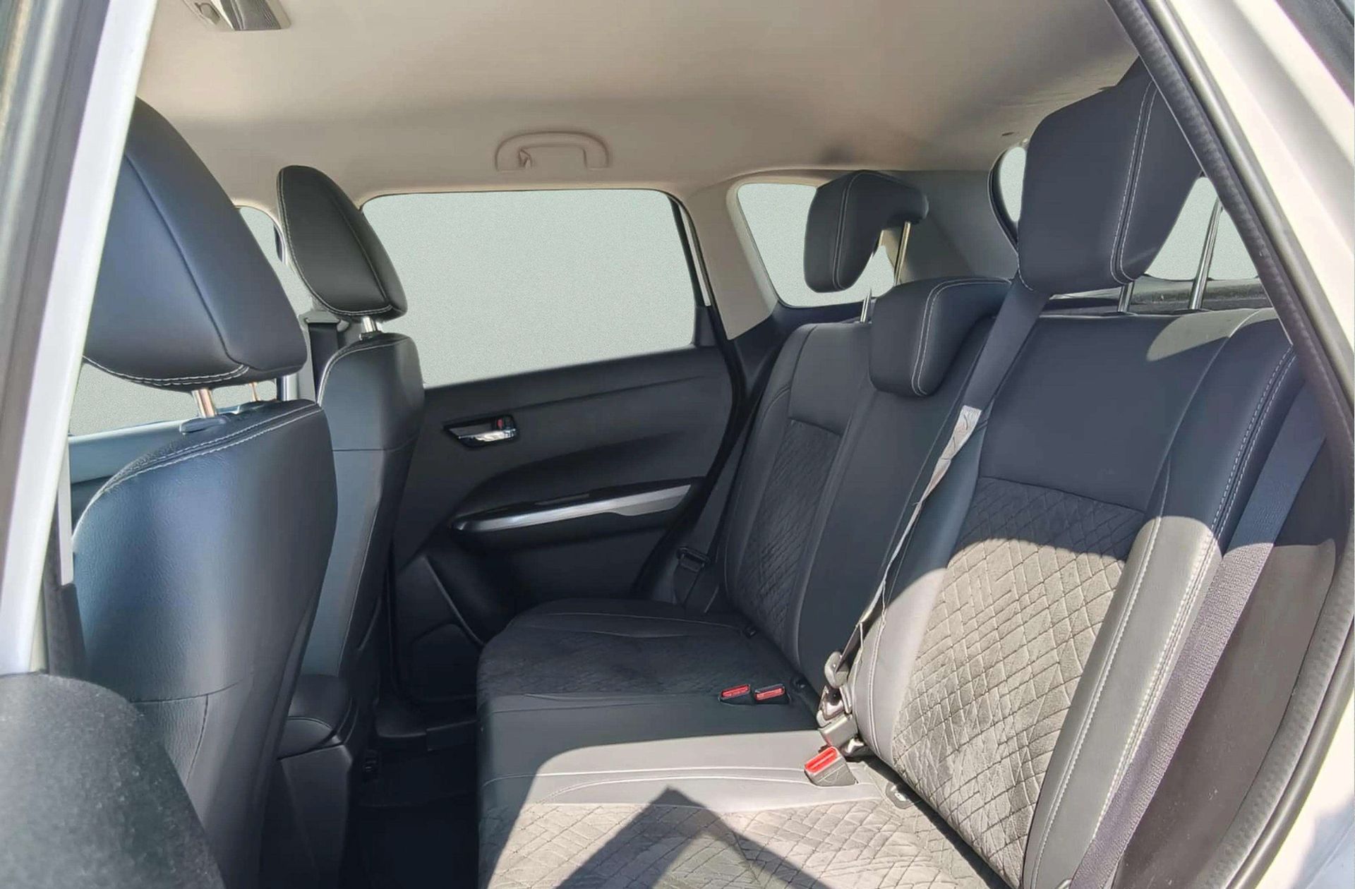 Suzuki Vitara 1.4 Turbo Mild Hybrid GLE 4WD - foto 11