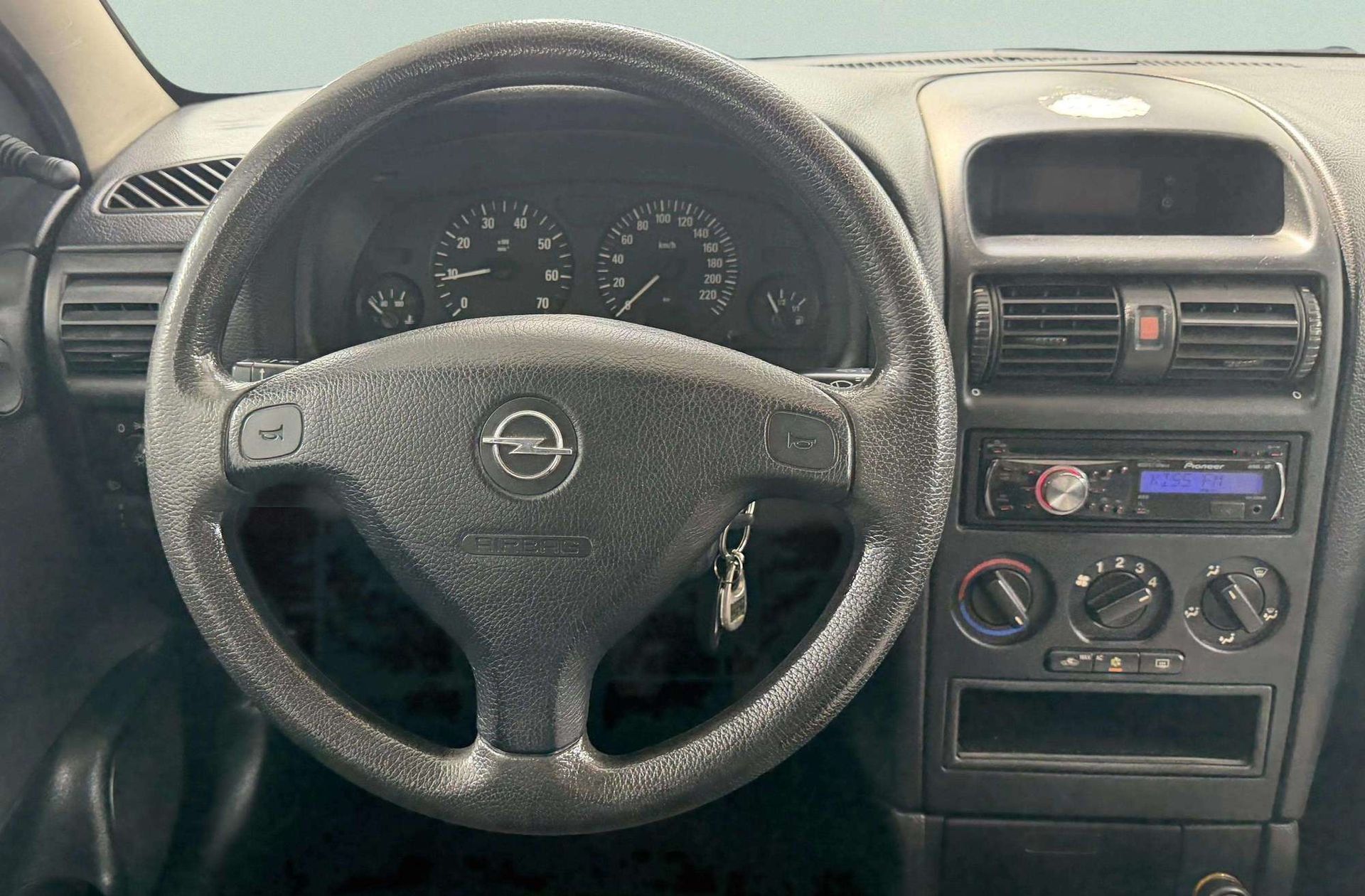 Opel Astra 1.6 Sedan Club - foto 17