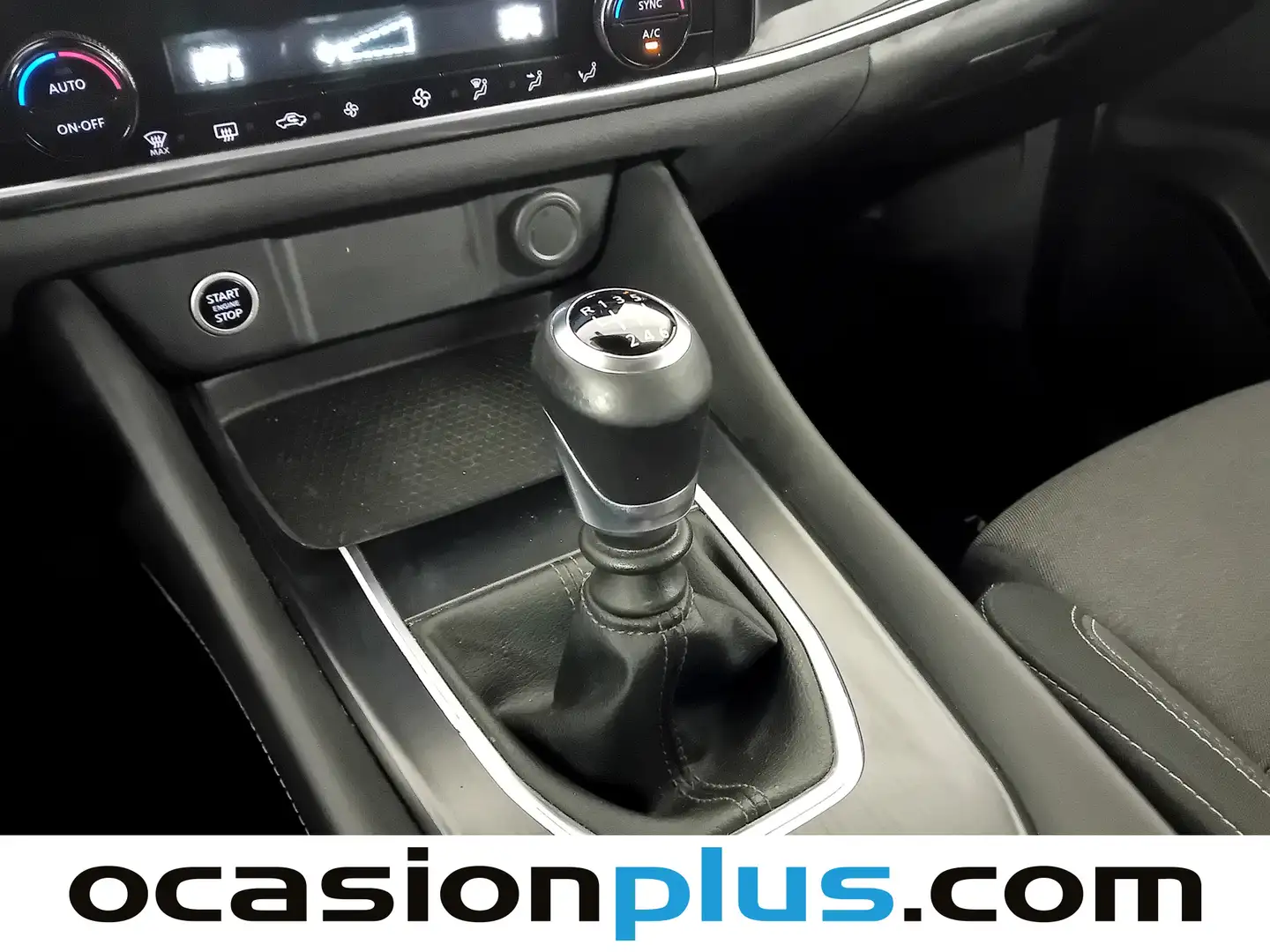 Foto Nissan QASHQAI Nissan Qashqai DIG-T 140 mHEV N-Connecta 4x2 (140 CV)