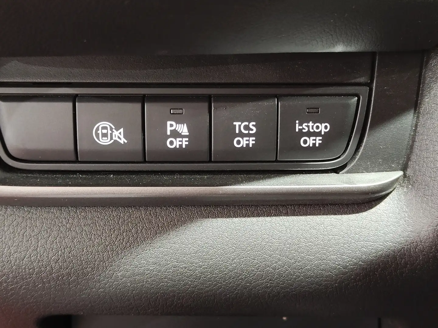 Foto Mazda CX-30 Mazda CX-30 e-SKY G MHEV Prime-line (140 CV)