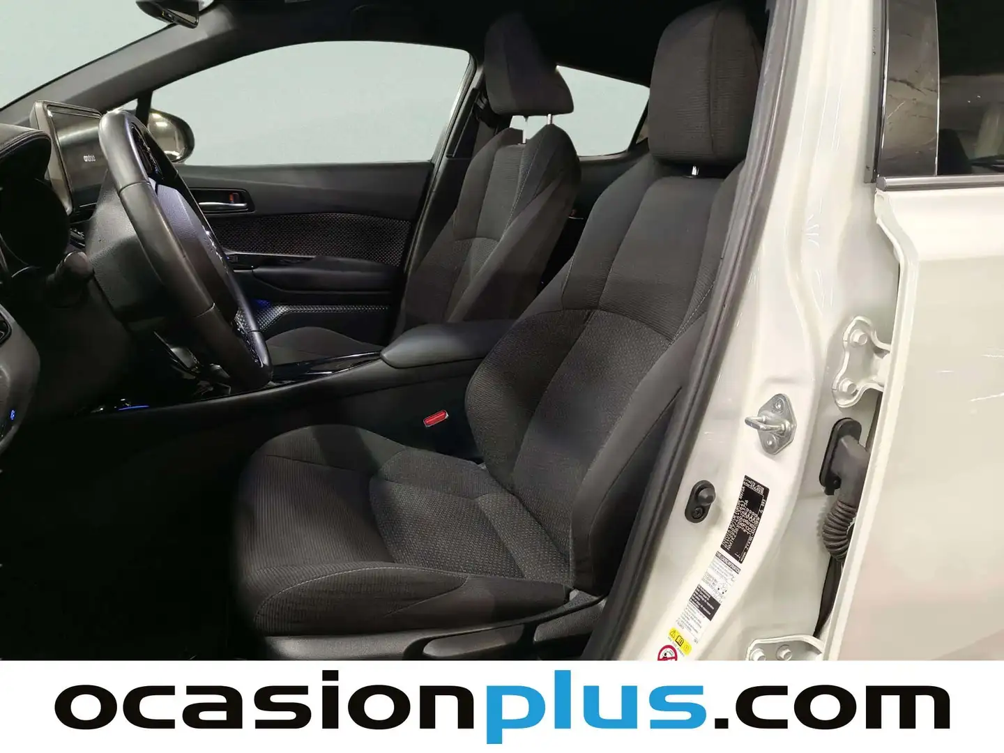 Foto Toyota C-HR Toyota C-HR 1.8 125H Advance (122 CV)