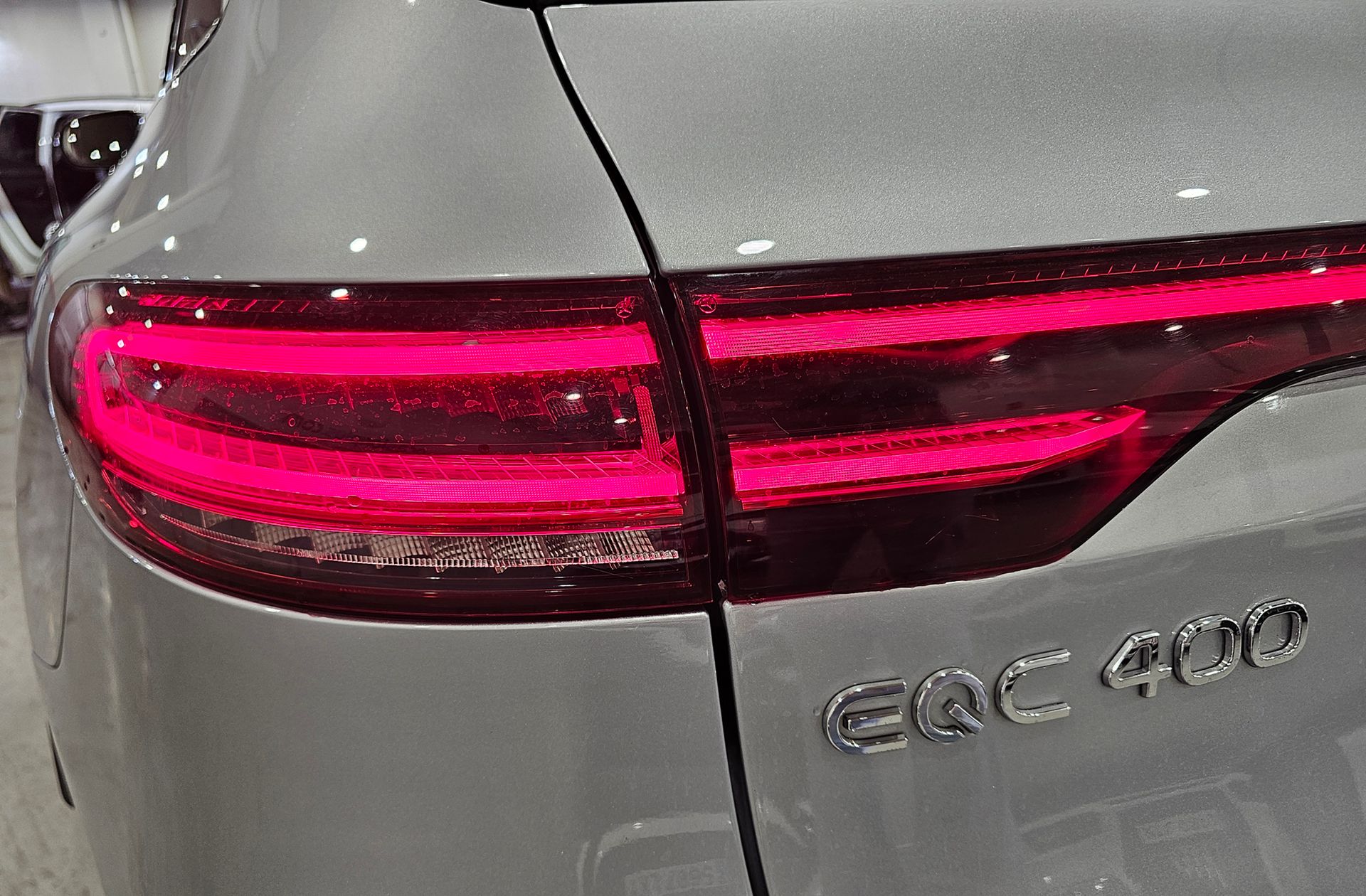Mercedes-Benz EQC SUV 400 4Matic Pack AMG - foto 21