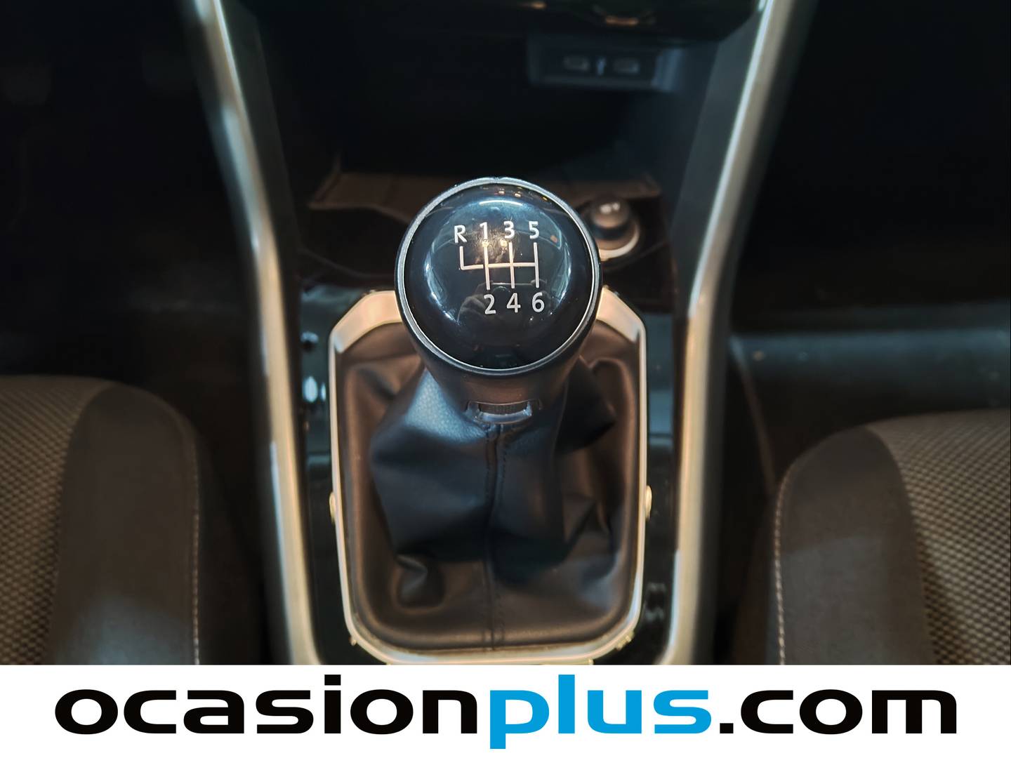 Foto Volkswagen T-Roc Volkswagen T-Roc Advance 1.0 TSI (110 CV)