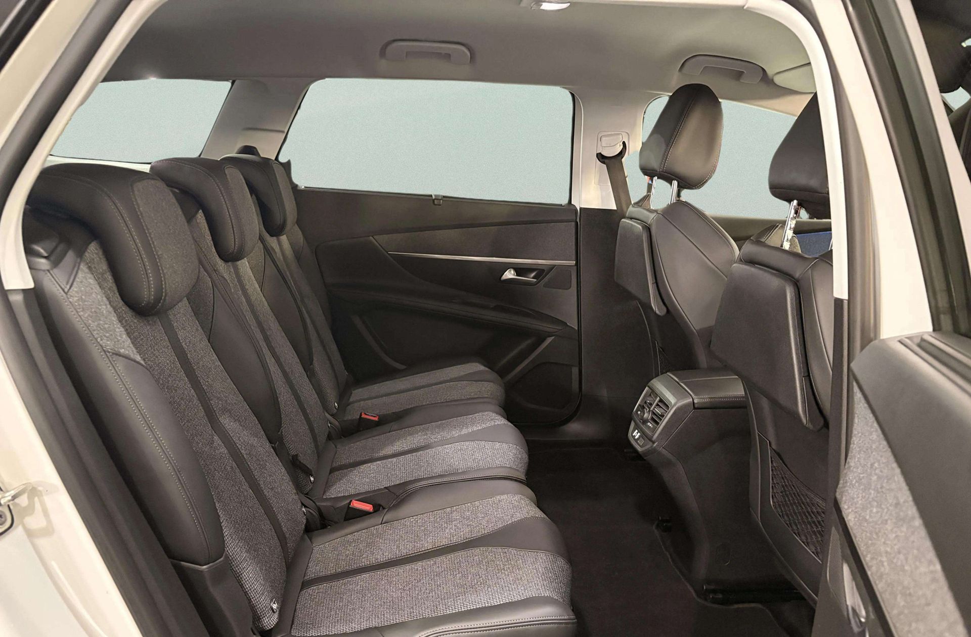 Peugeot 5008 PureTech 130 Allure 7 plazas - foto 18