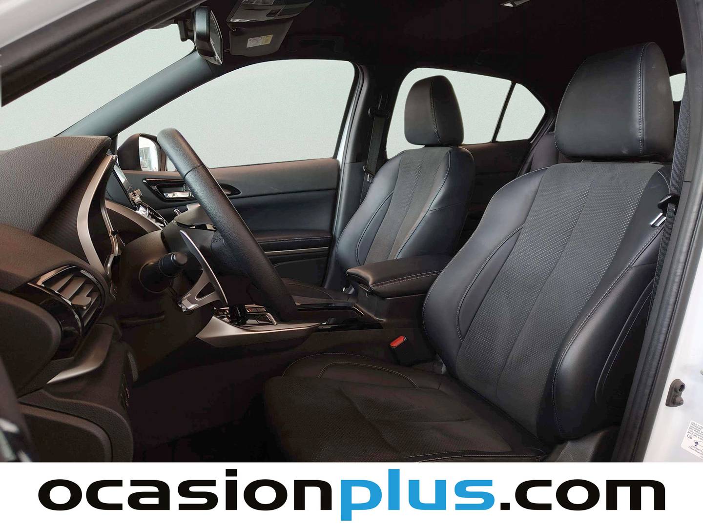 Foto asientos delanteros Mitsubishi Eclipse Cross Mitsubishi Eclipse Cross 2.4 PHEV Kaiteki 4WD Auto (188 CV)