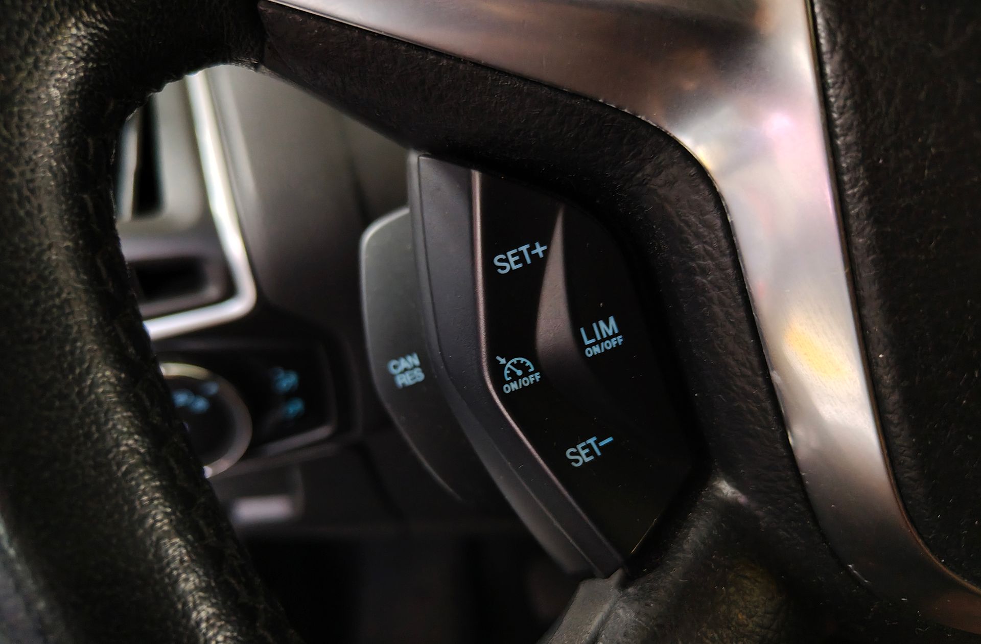 Ford Focus 1.0 EcoBoost Titanium - foto 24