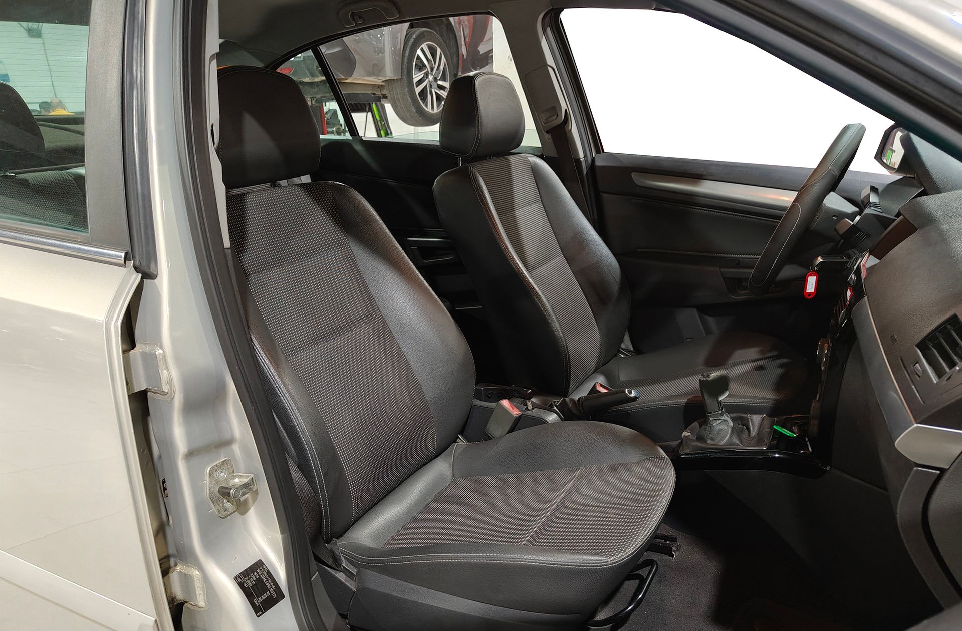 Opel Astra 1.7CDTi Edition - foto 13