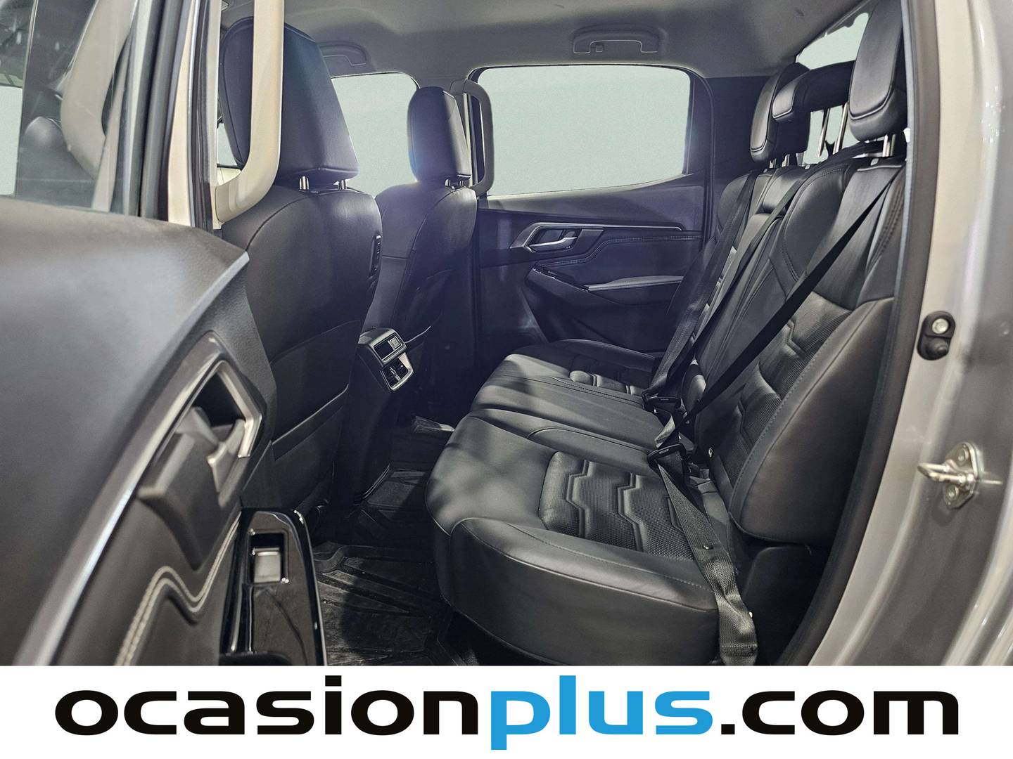 Foto asientos traseros Isuzu D-Max Isuzu D-Max 1.9 Crew N60 FF 4X4 A/T (163 CV)