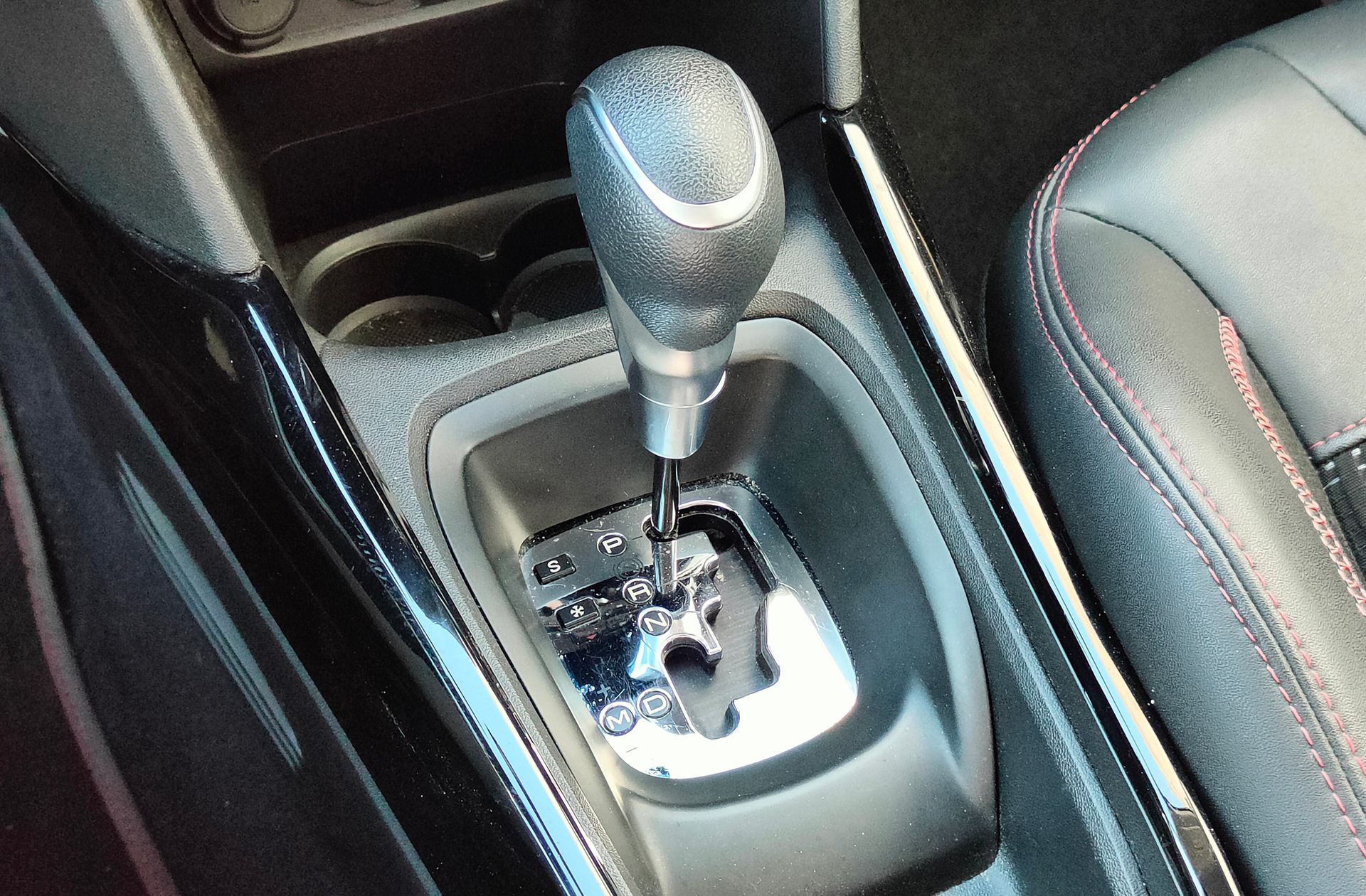 Peugeot 2008 BlueHDi 120 GT Line EAT6 - foto 5