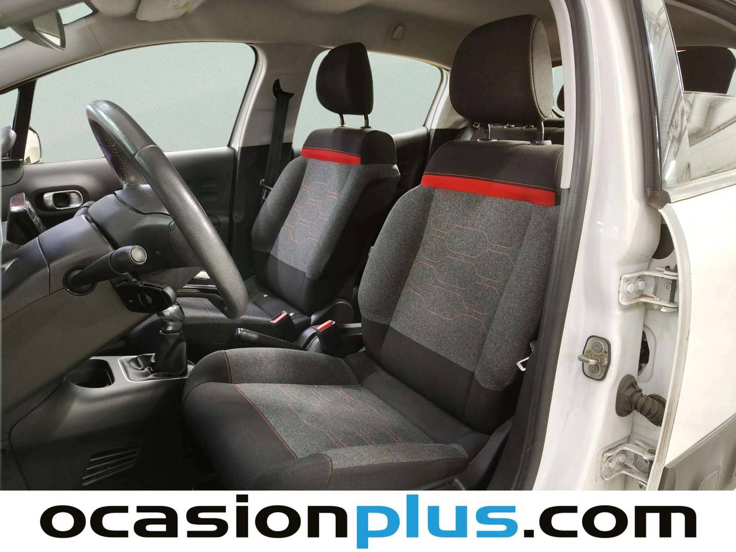 Foto asientos delanteros Citroën C3 Citroën C3 PureTech 82 Shine (82 CV)