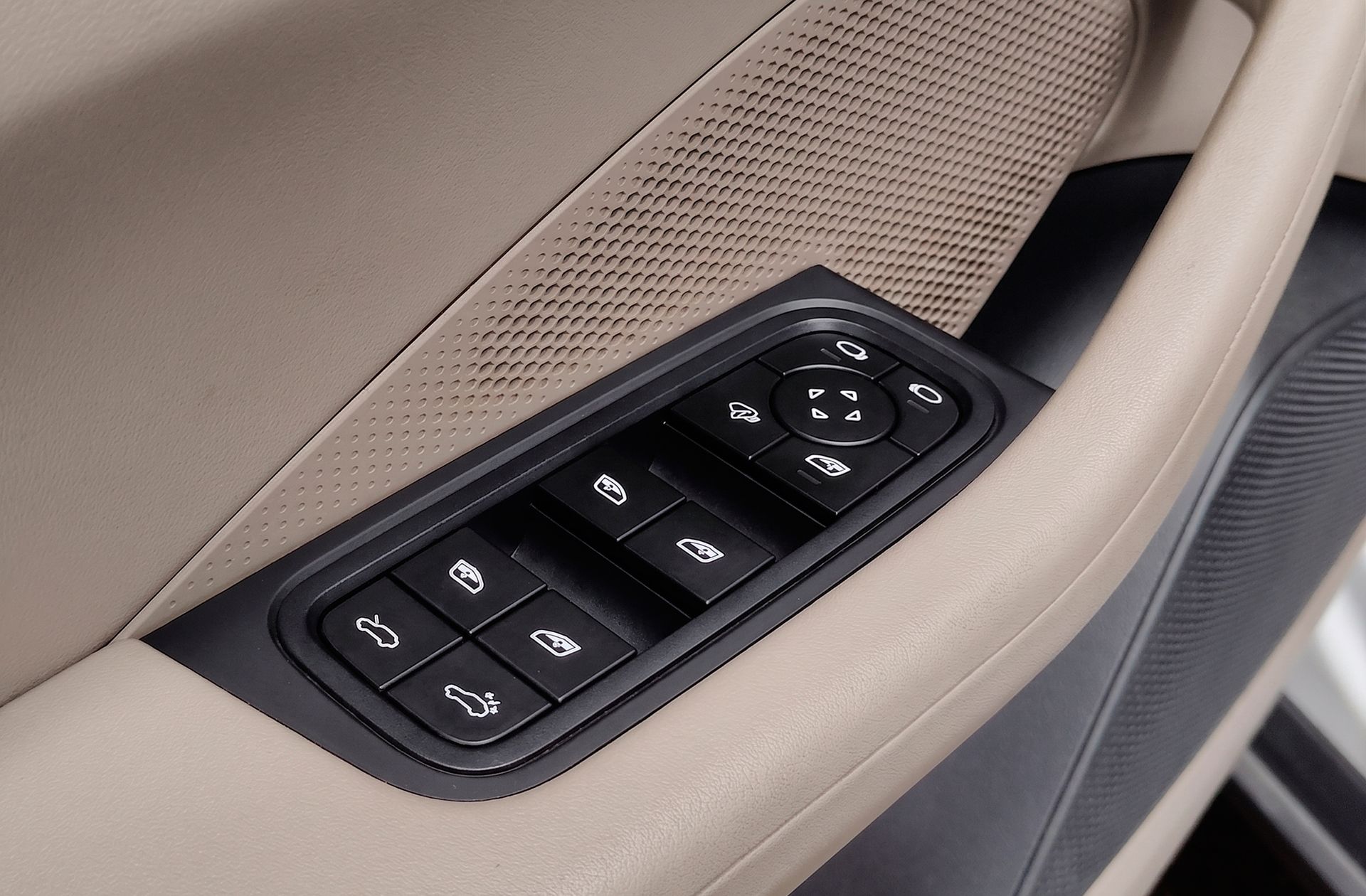 Porsche Macan - foto 35