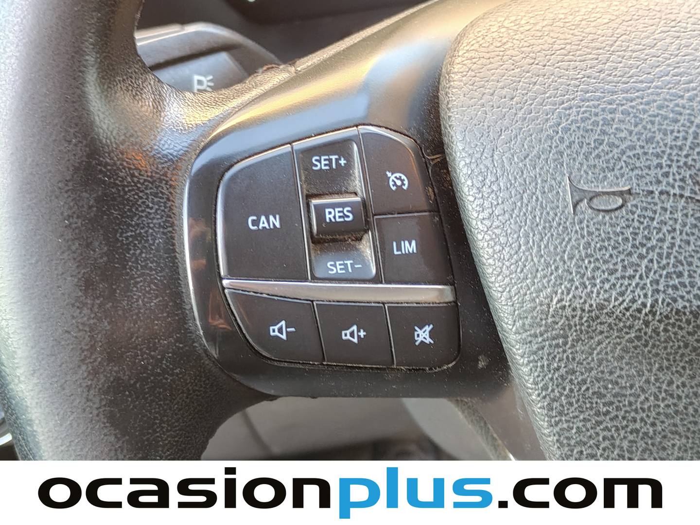 Equipamiento del Ford Transit Ford Transit Furgon 350 L2H2 Trend Delantera (130 CV)