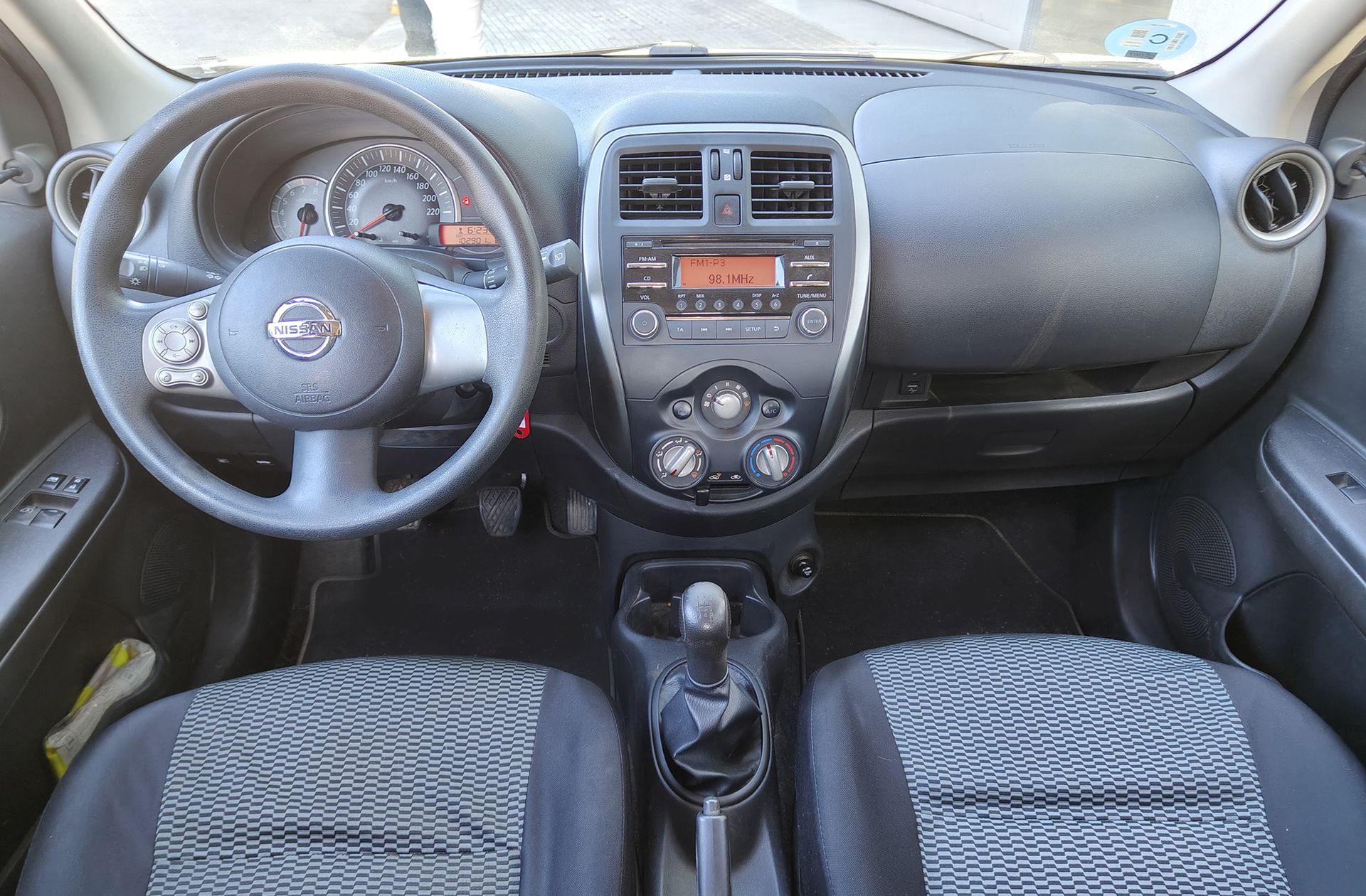 Nissan Micra 1.2G Naru Edition - foto 6