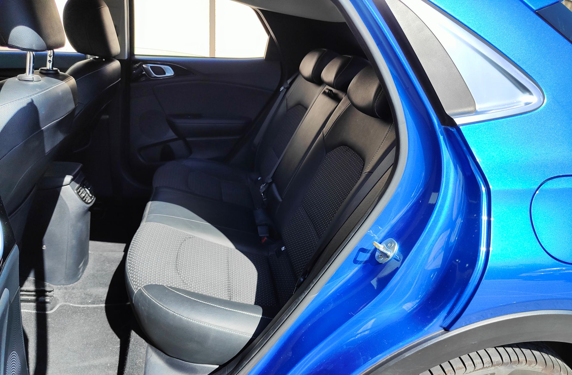 Kia XCeed 1.6 MHEV iMT Tech - foto 12