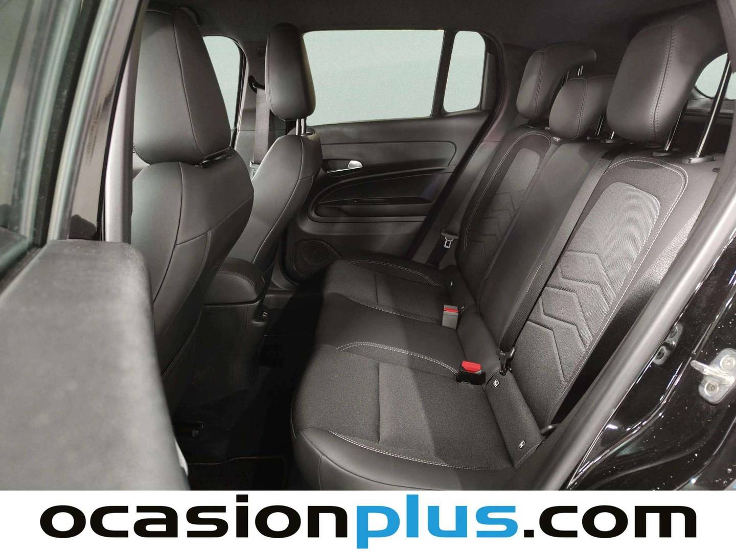 Foto asientos traseros Jeep Avenger Jeep Avenger 1.2 eHybrid Altitude (110 CV)