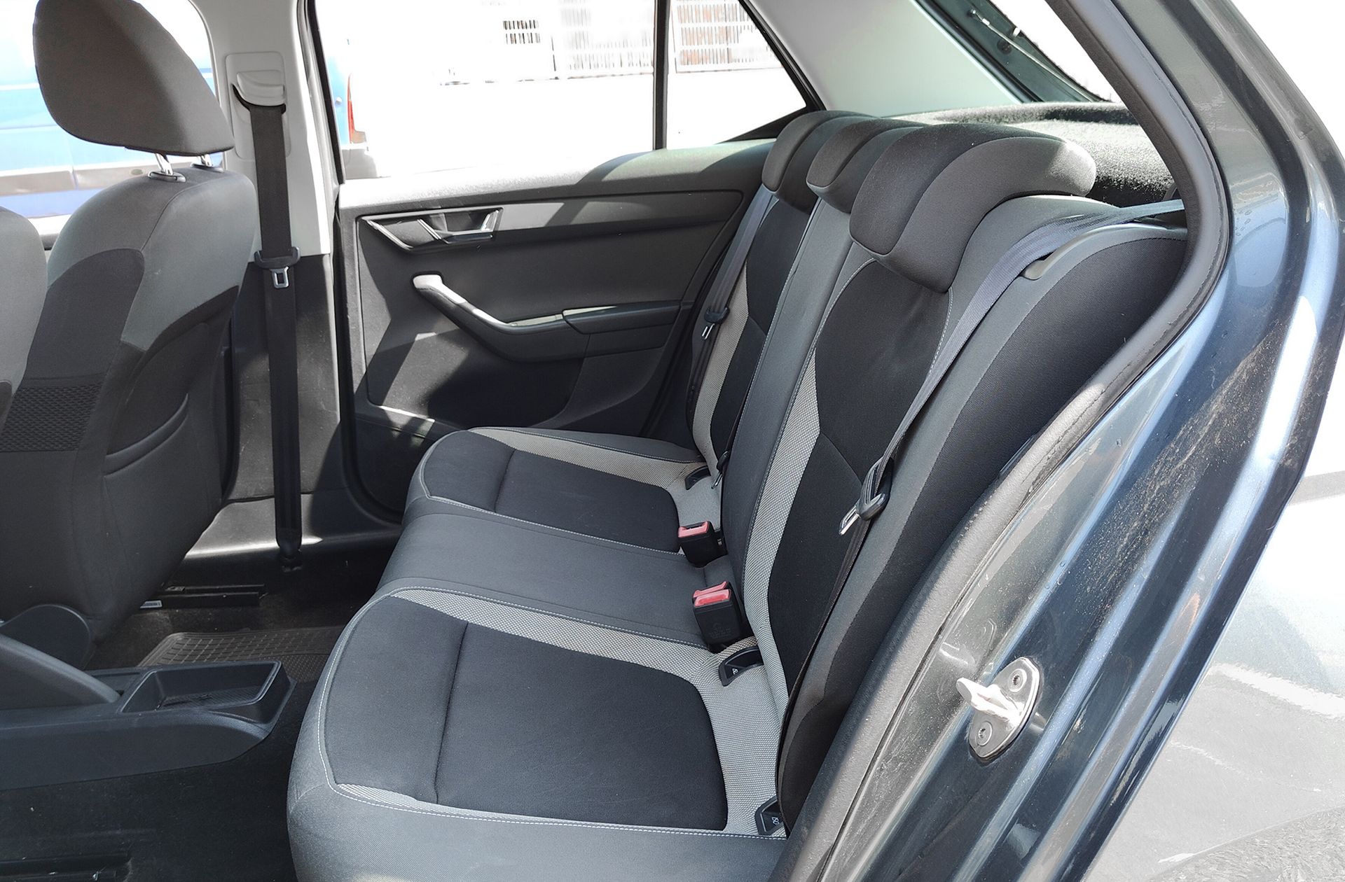Škoda Fabia 1.0 MPI Like - foto 9