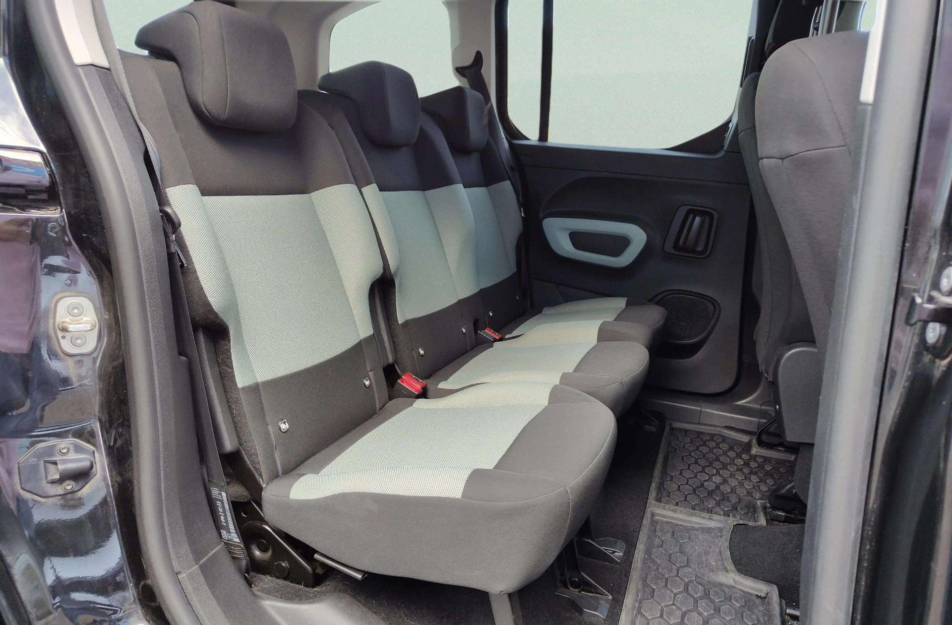 Citroën Berlingo Combi BlueHDi 100 Talla M 100 Años - foto 15