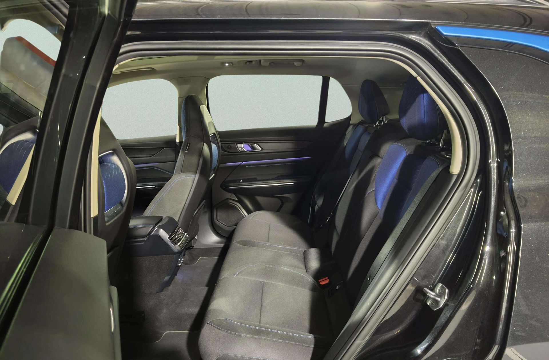 Lynk & Co 01 1.5 PHEV - foto 15