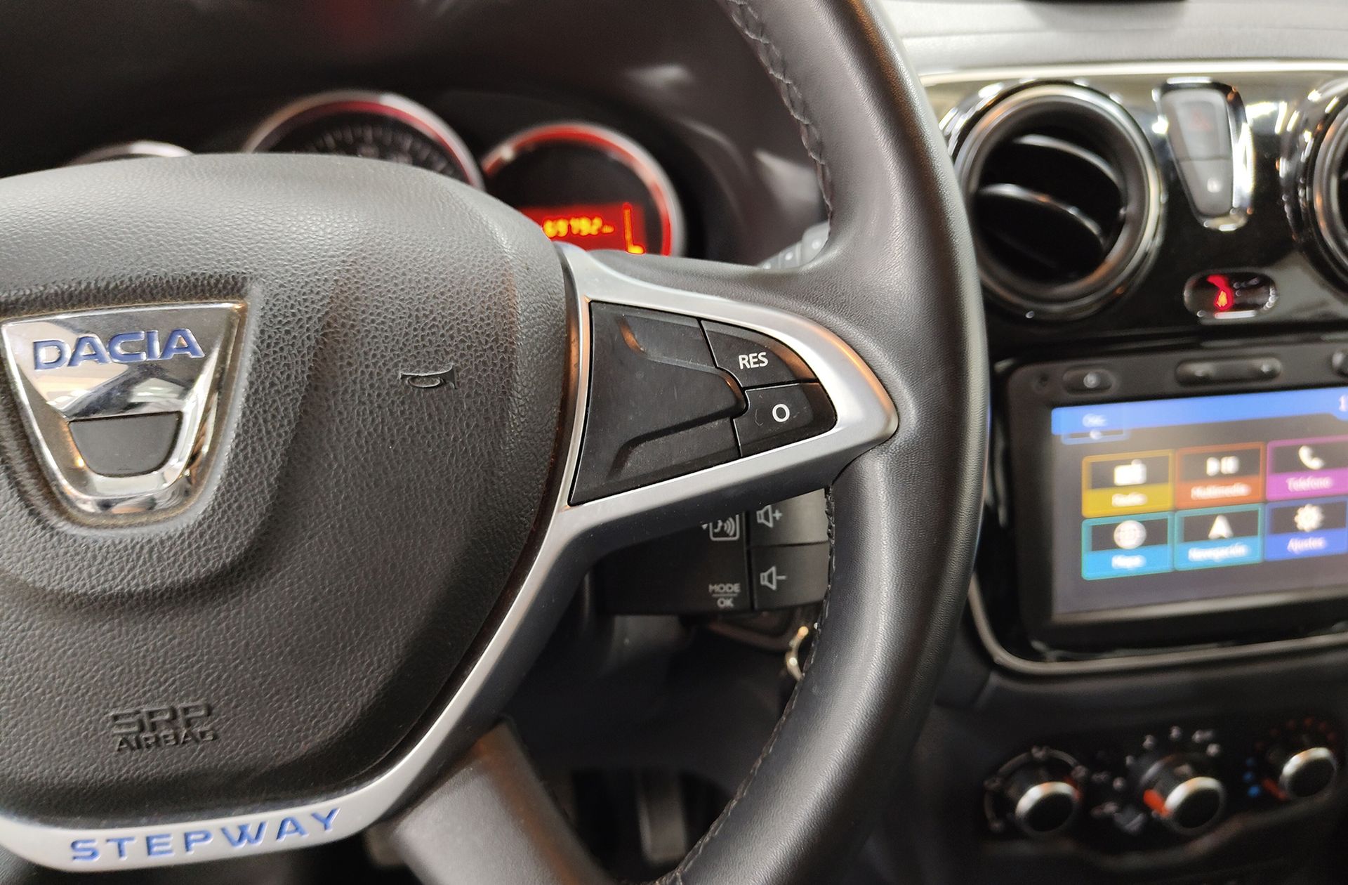 Dacia Lodgy Serie Limitada Nómada 1.6 7 plazas - foto 35