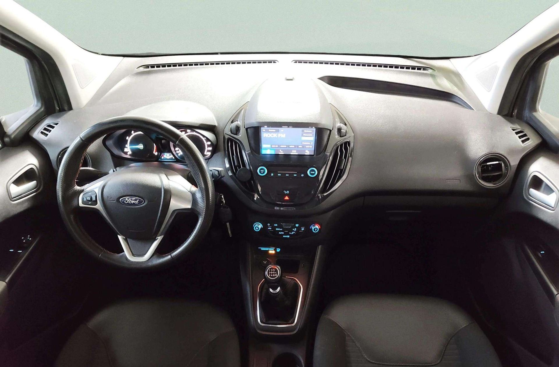 Ford Tourneo Courier 1.0 EcoBoost Sport - foto 6