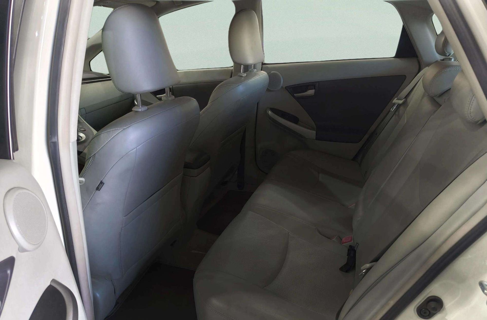 Toyota Prius 1.8 HSD Executive - foto 12