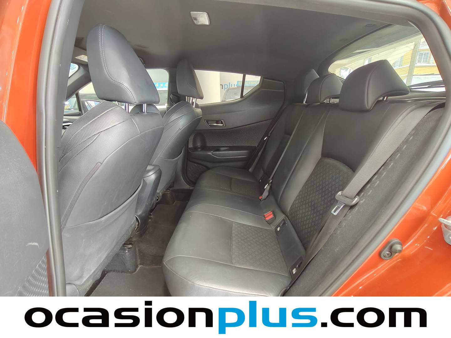 Foto asientos traseros Toyota C-HR Toyota C-HR 180H Advance (184 CV)