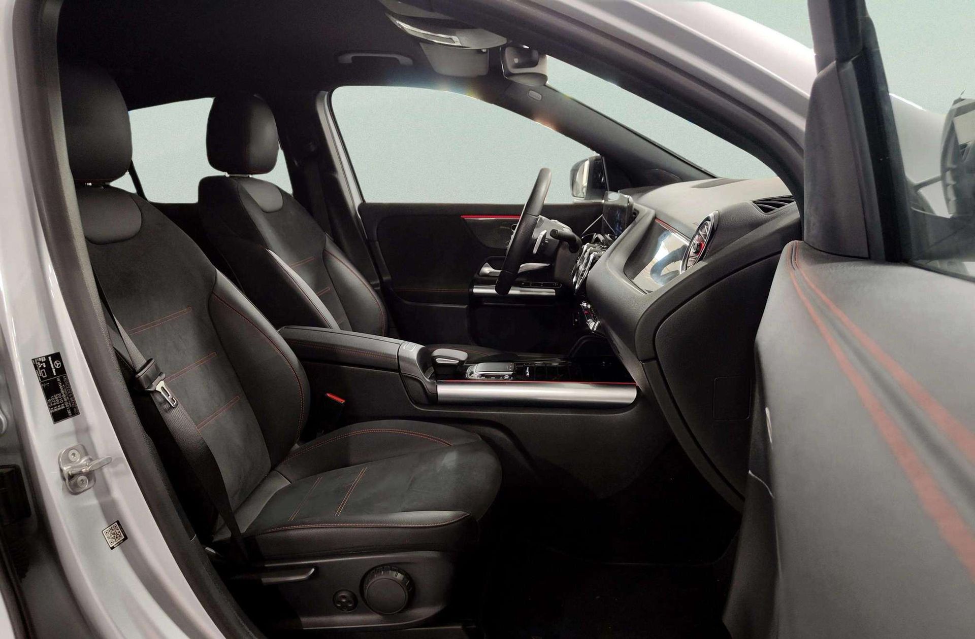 Mercedes-Benz GLA 200 Pack AMG - foto 21