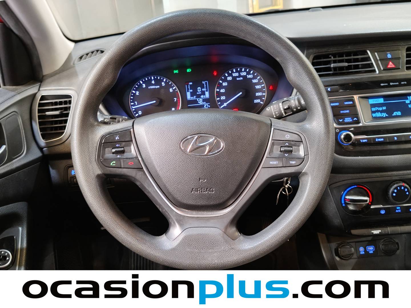 Hyundai i20 Hyundai i20 1.2 MPI Essence (84 CV) gasolina