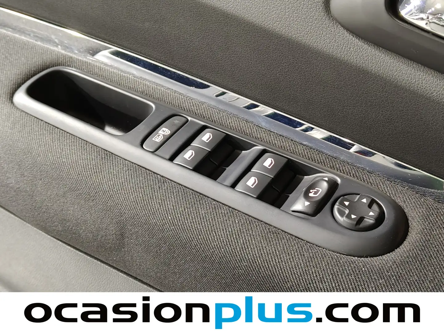 Foto Peugeot 3008 Peugeot 3008 1.6 VTI Sport Pack (120 CV)