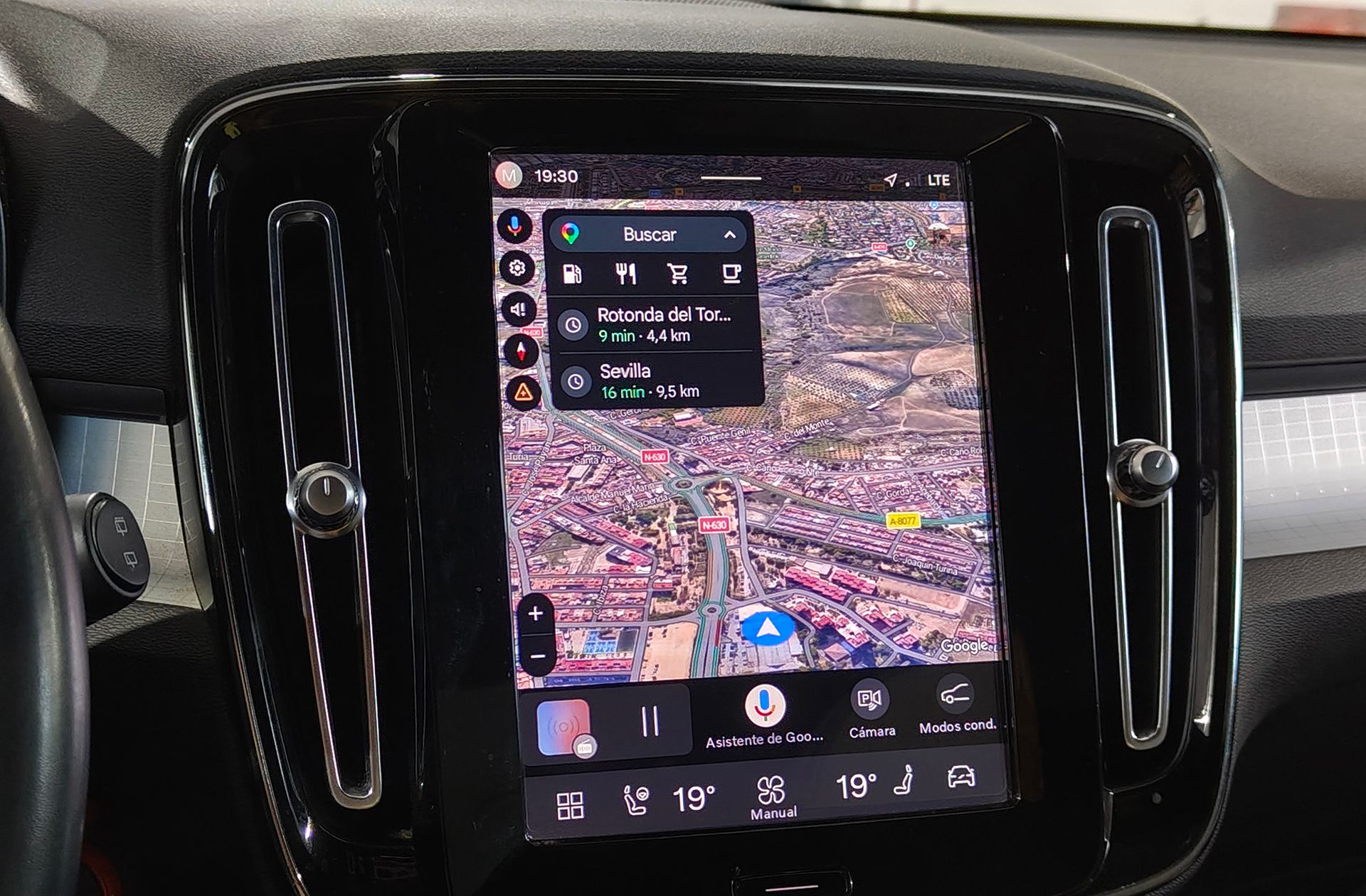 Volvo XC40 B3 Gasolina Mild hybrid Plus Dark - foto 8