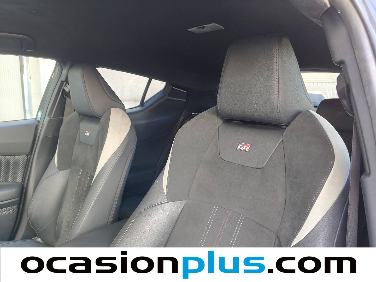 Extras y acabados del Toyota C-HR Toyota C-HR 180H GR Sport (184 CV)