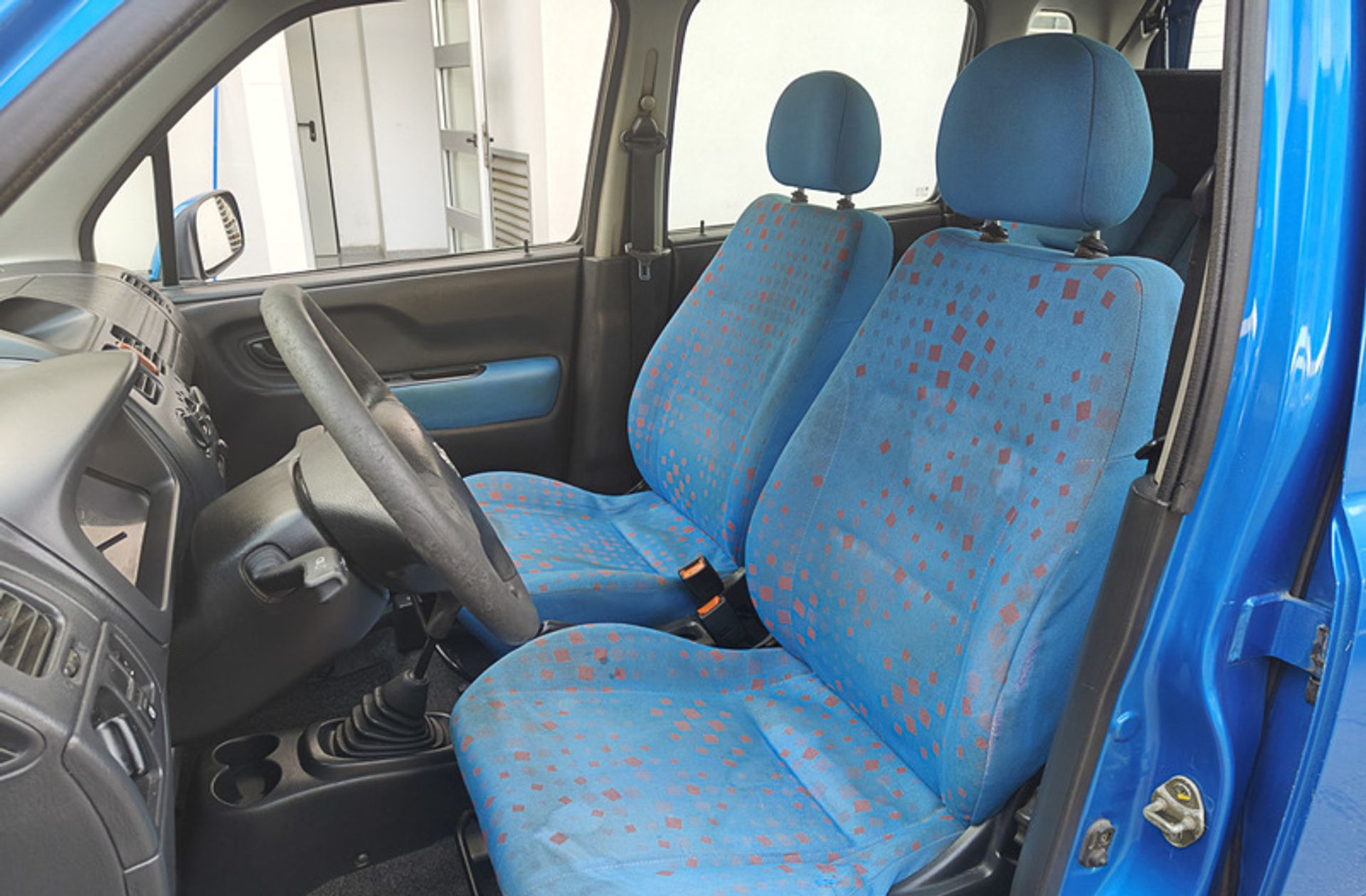 Opel Agila 1.2 16V - foto 8