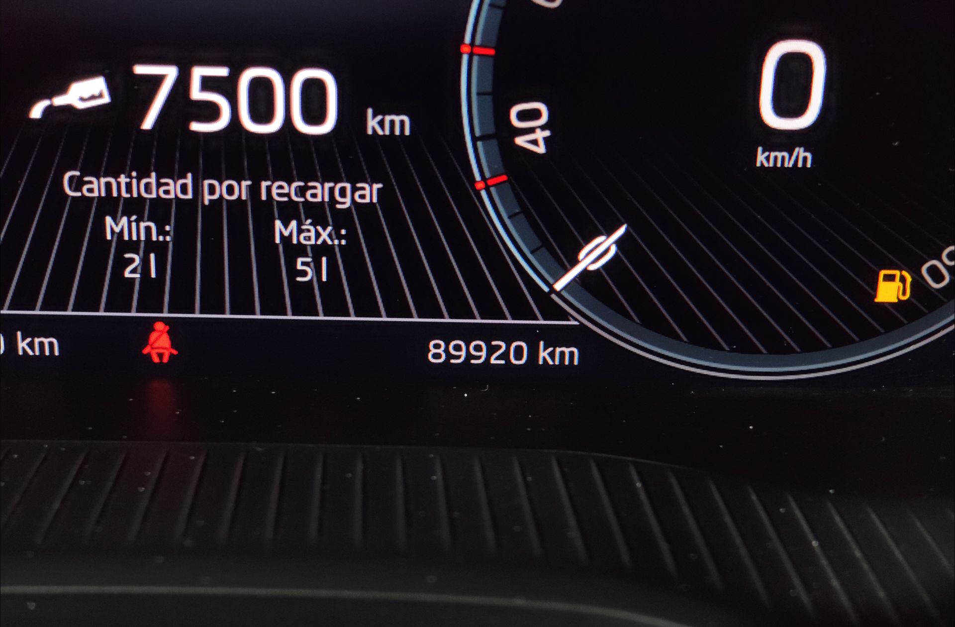 Škoda Karoq 2.0 TDI Ambition 4x4 DSG - foto 12