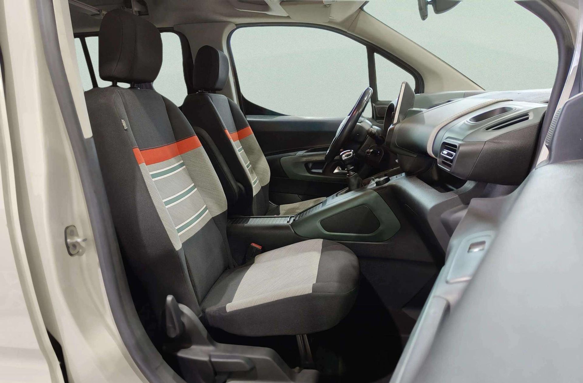 Citroën Berlingo BlueHDi 130 Talla M Shine - foto 17