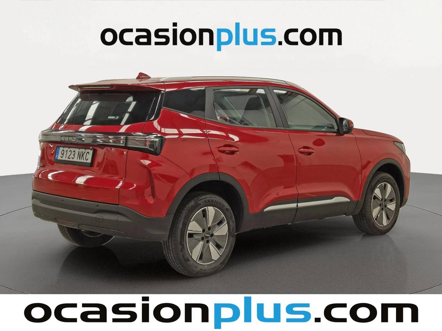 Foto trasera EBRO S400 EBRO S400 1.5 DHE HEV Premium CVT (211 CV) derecha
