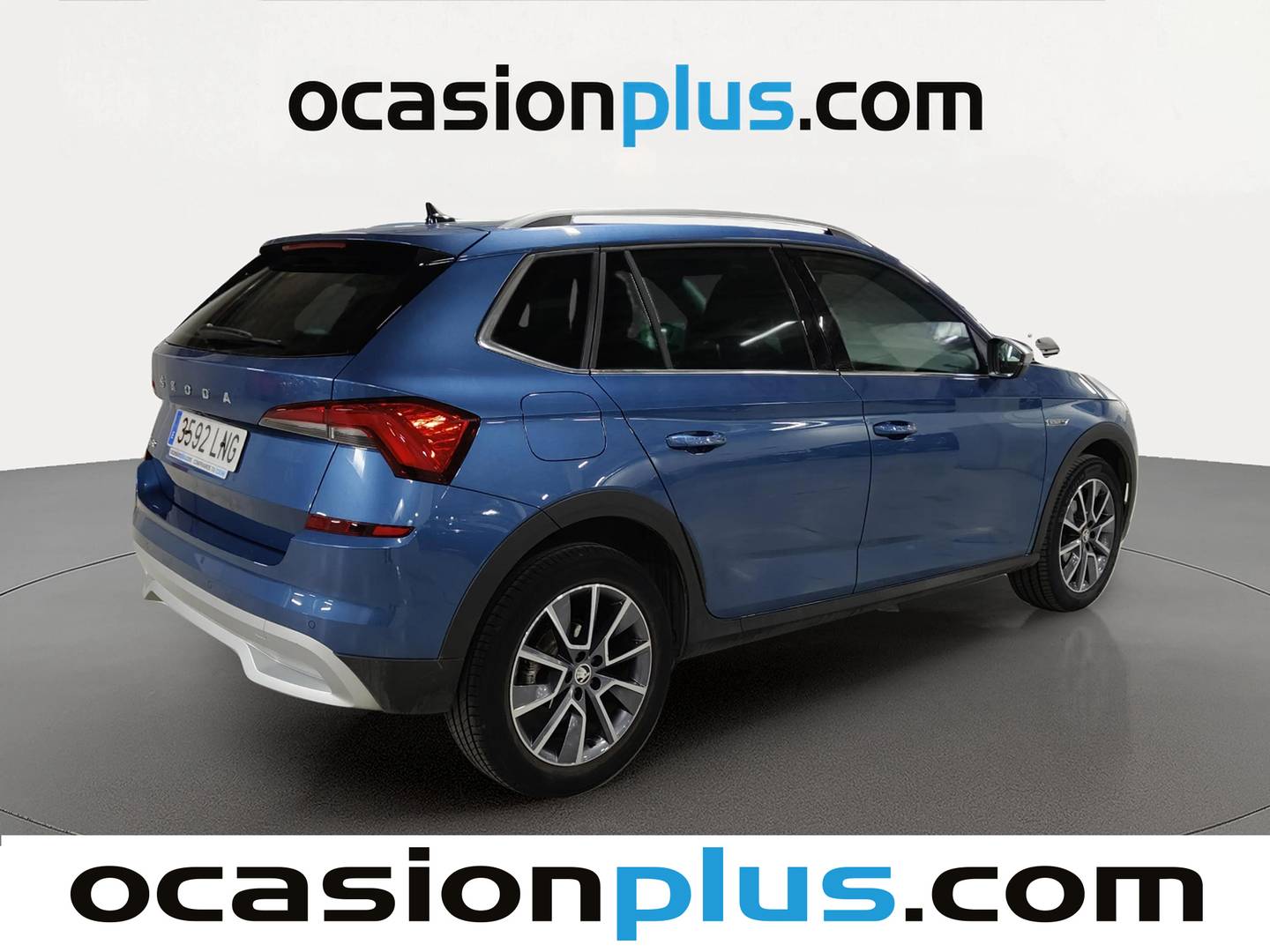 Foto trasera Skoda Kamiq Skoda Kamiq 1.0 TSI Scout DSG (110 CV) derecha