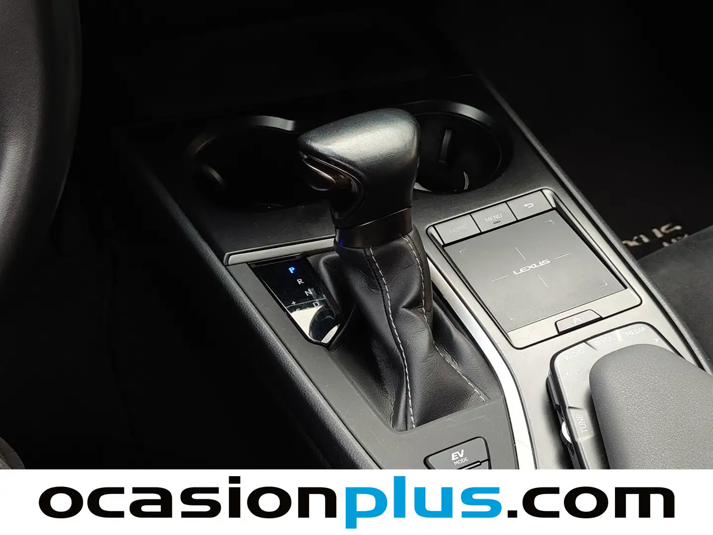 Foto Lexus UX Lexus UX 250h Business 2WD (184 CV)