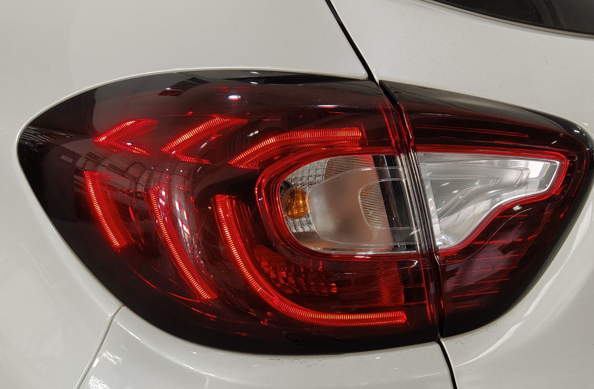 Renault Captur Zen dCi - foto 16