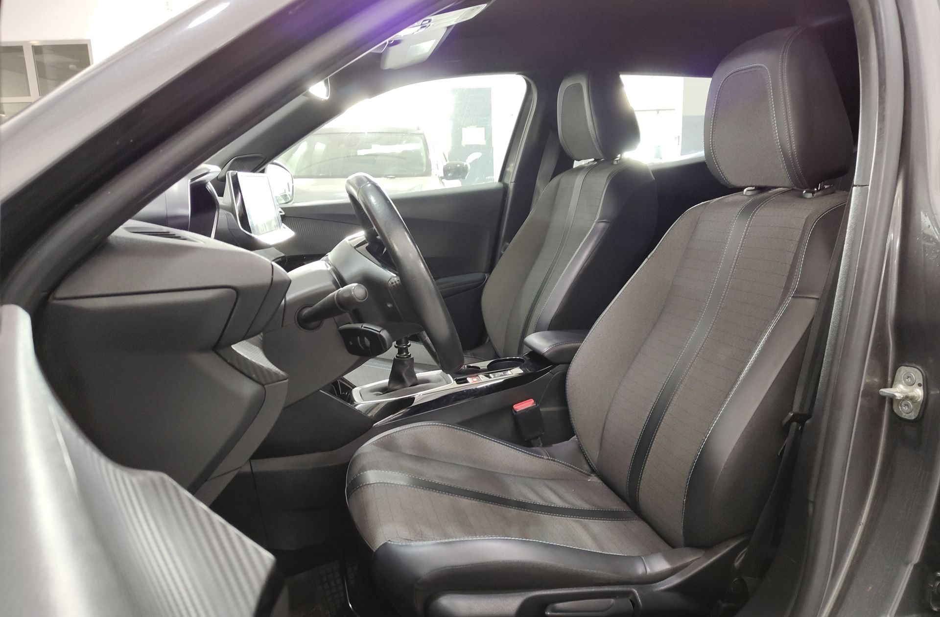Peugeot 2008 PureTech 100 Allure - foto 10